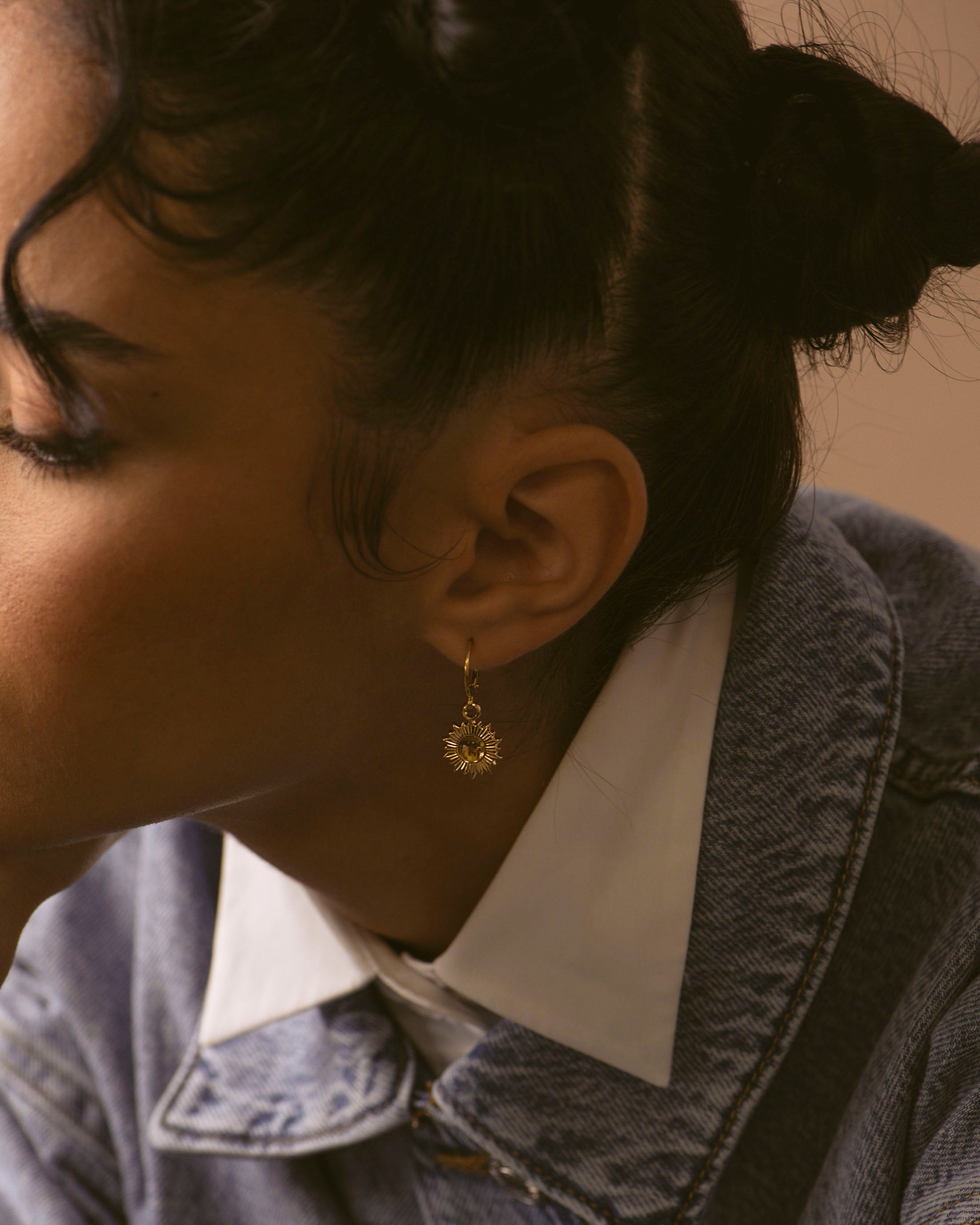 Ilios Huggie Earring • Single