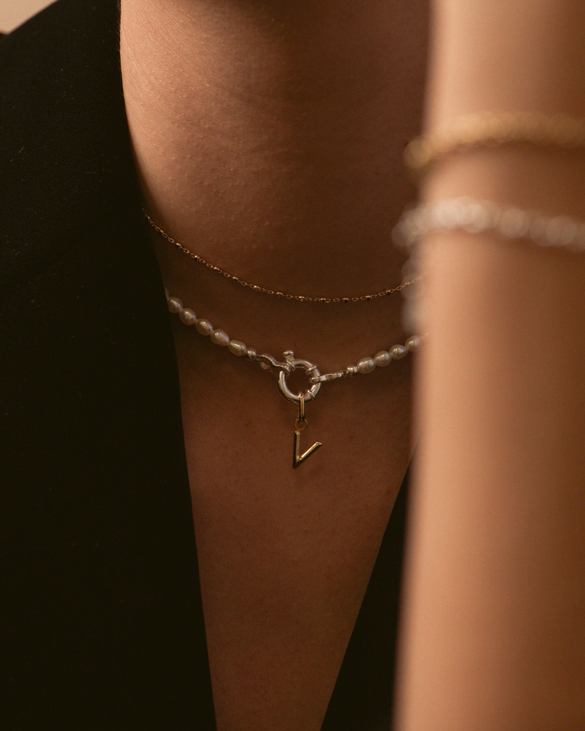 Pendentif Lettre V