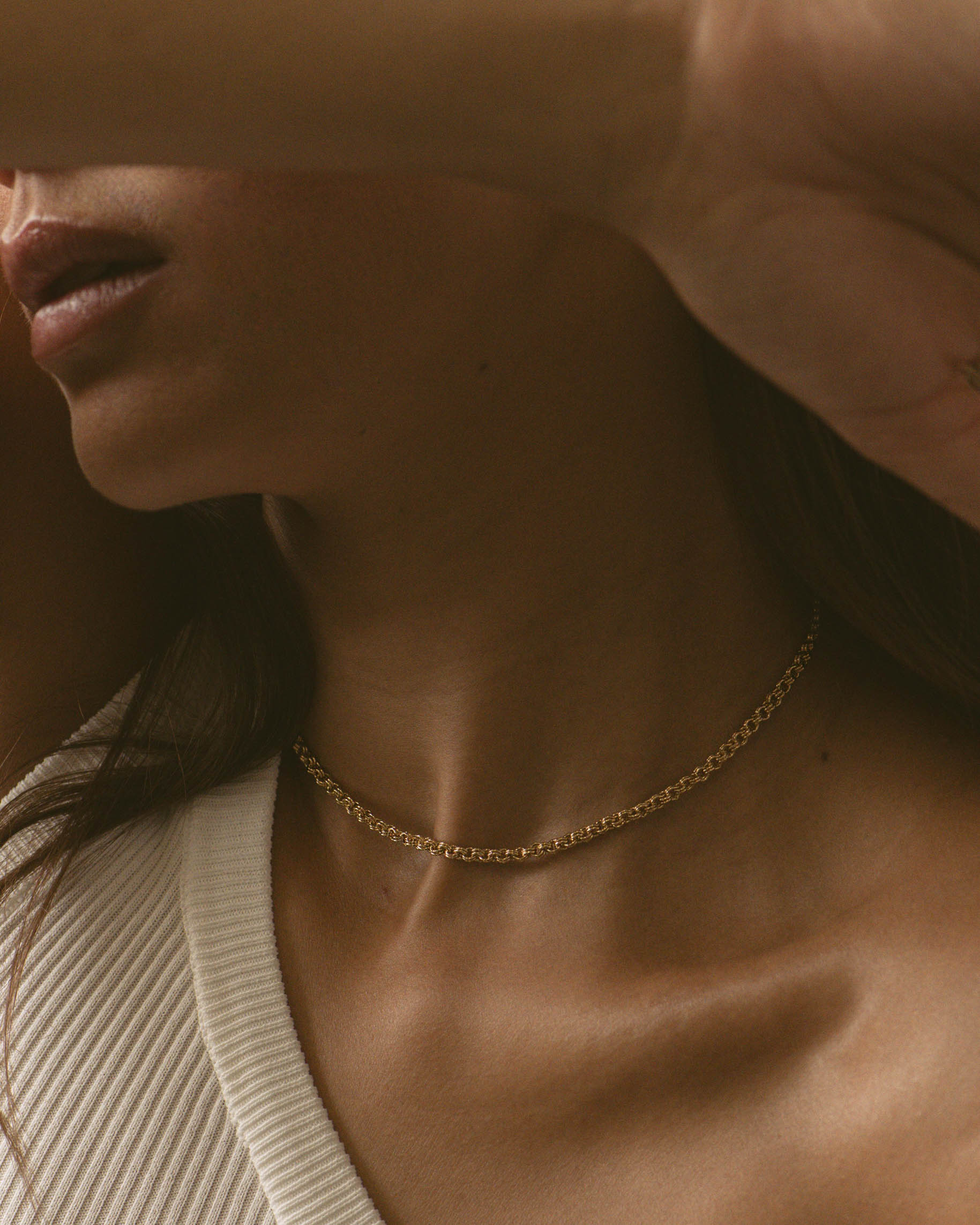 Collier en chaîne forçat avec des maillons ronds épais, en plaqué or 3 microns 18 carats, made in France.