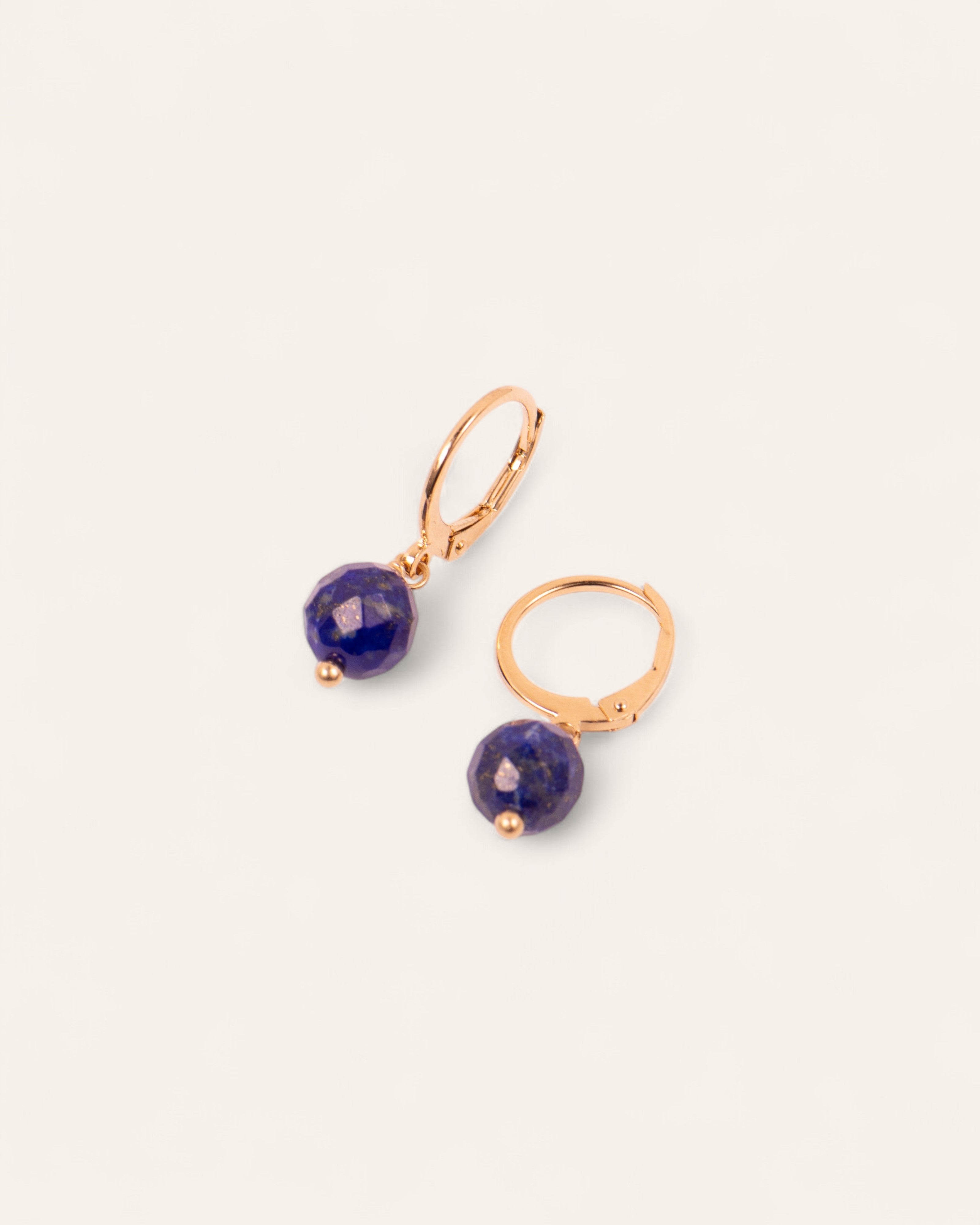 Boucles d'oreilles Dormeuses Nina Doré à l'Or Fin 24ct / Lapis Lazuli