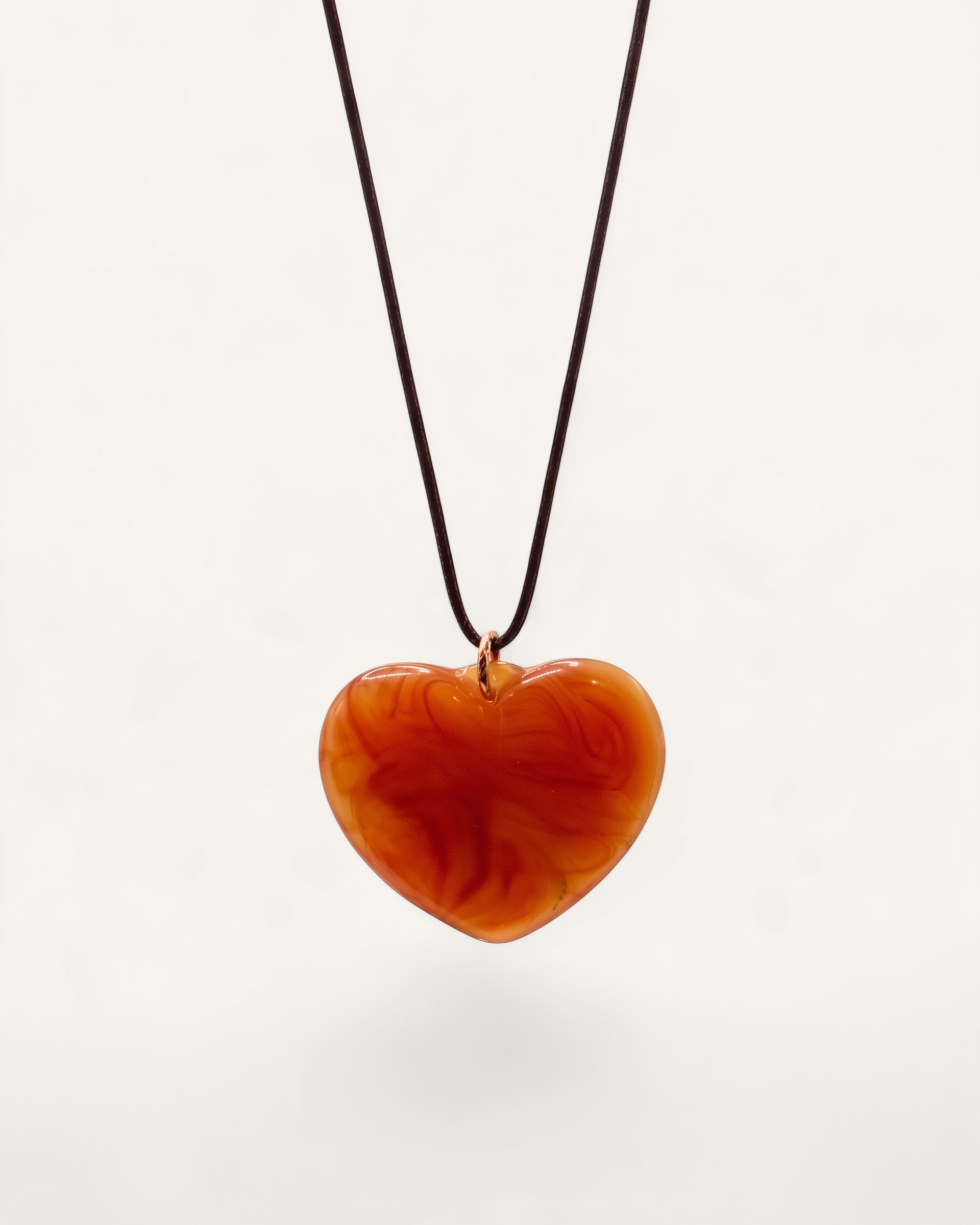 Collier Cordon Cœur Résine Salma Doré à l'Or Fin 24ct / Brun