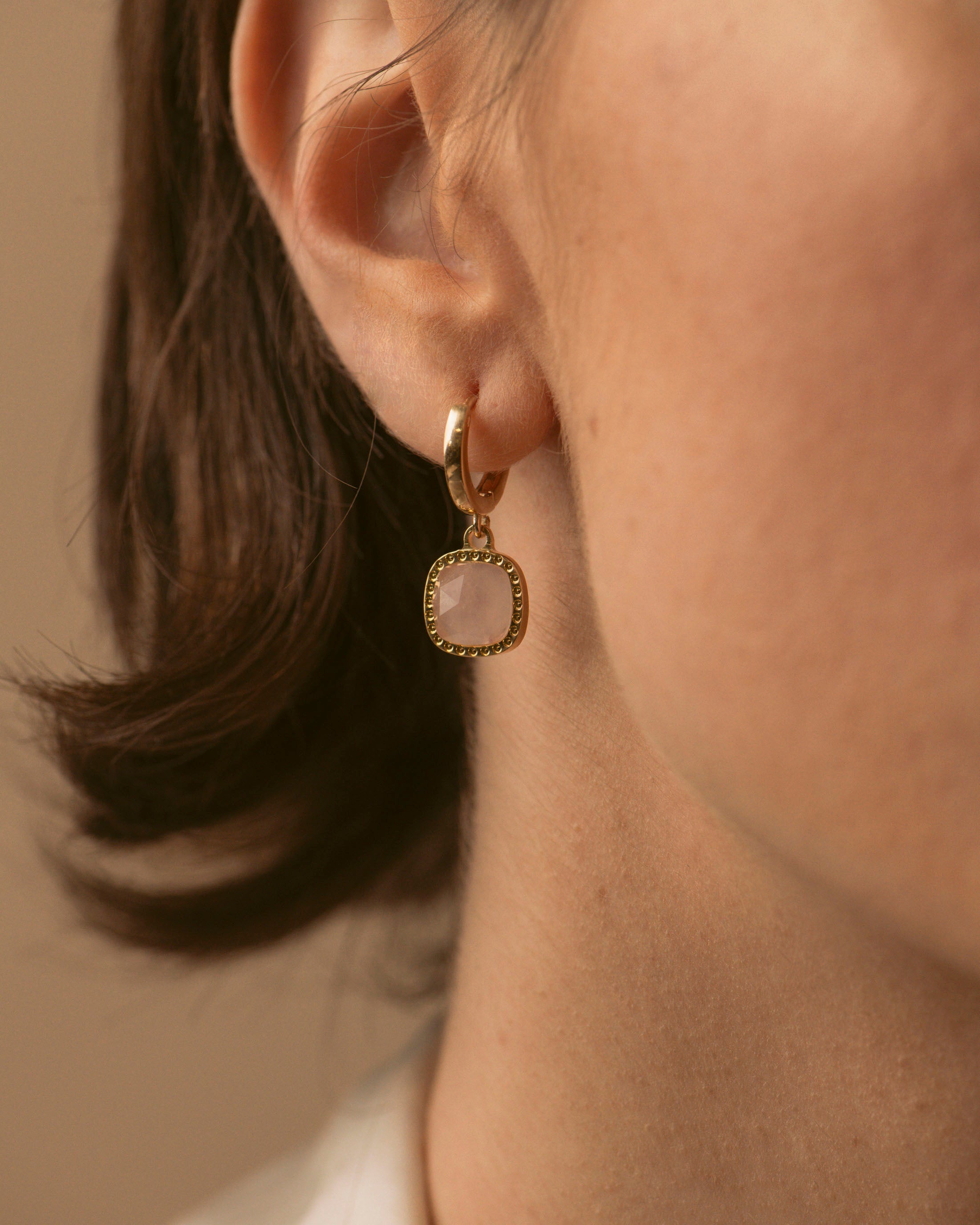 Gia Huggie Earring • Single