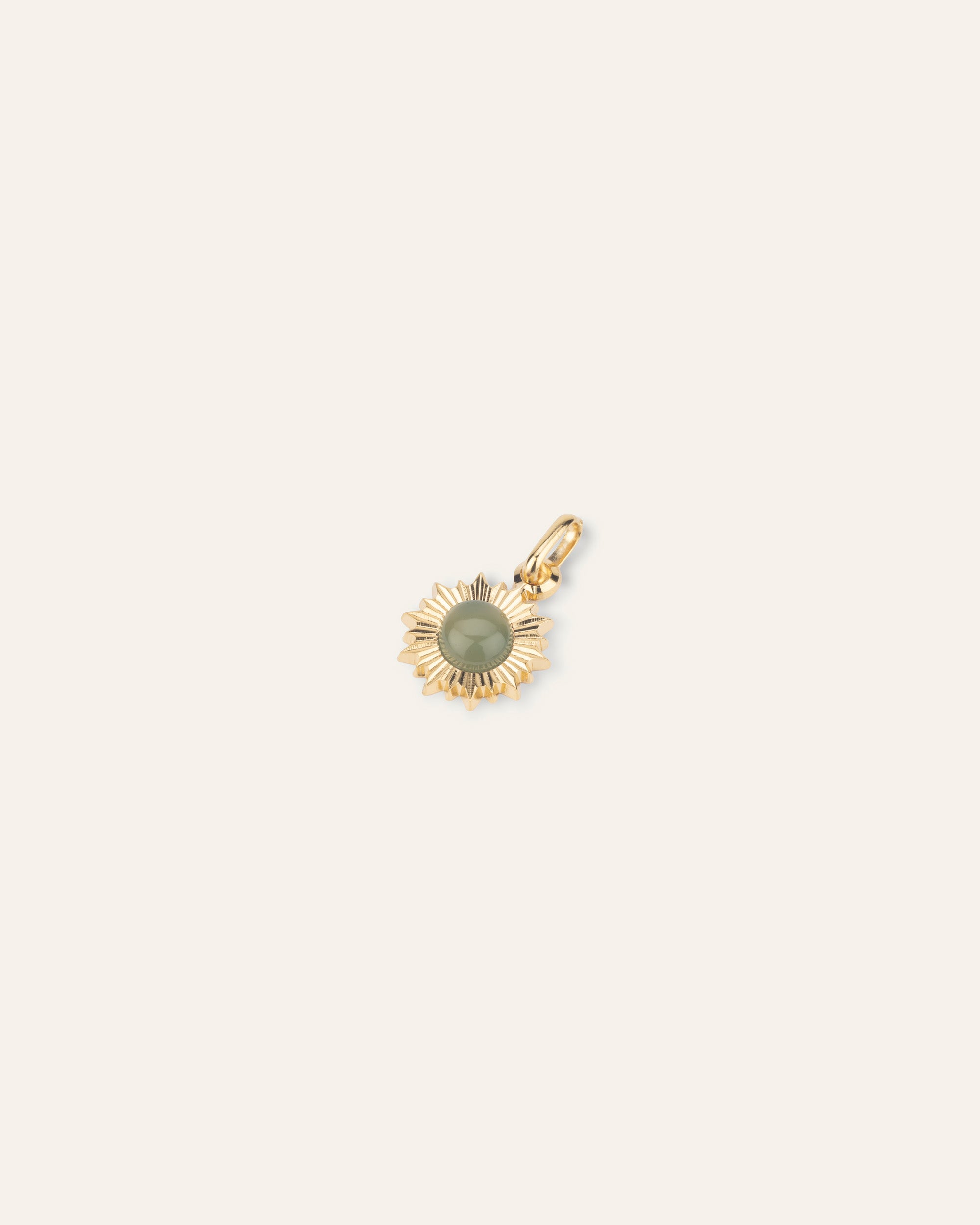 Pendentif Soleil Ilios Pierre de Naissance Mai Plaqué Or 18ct / Calcédoine Verte 